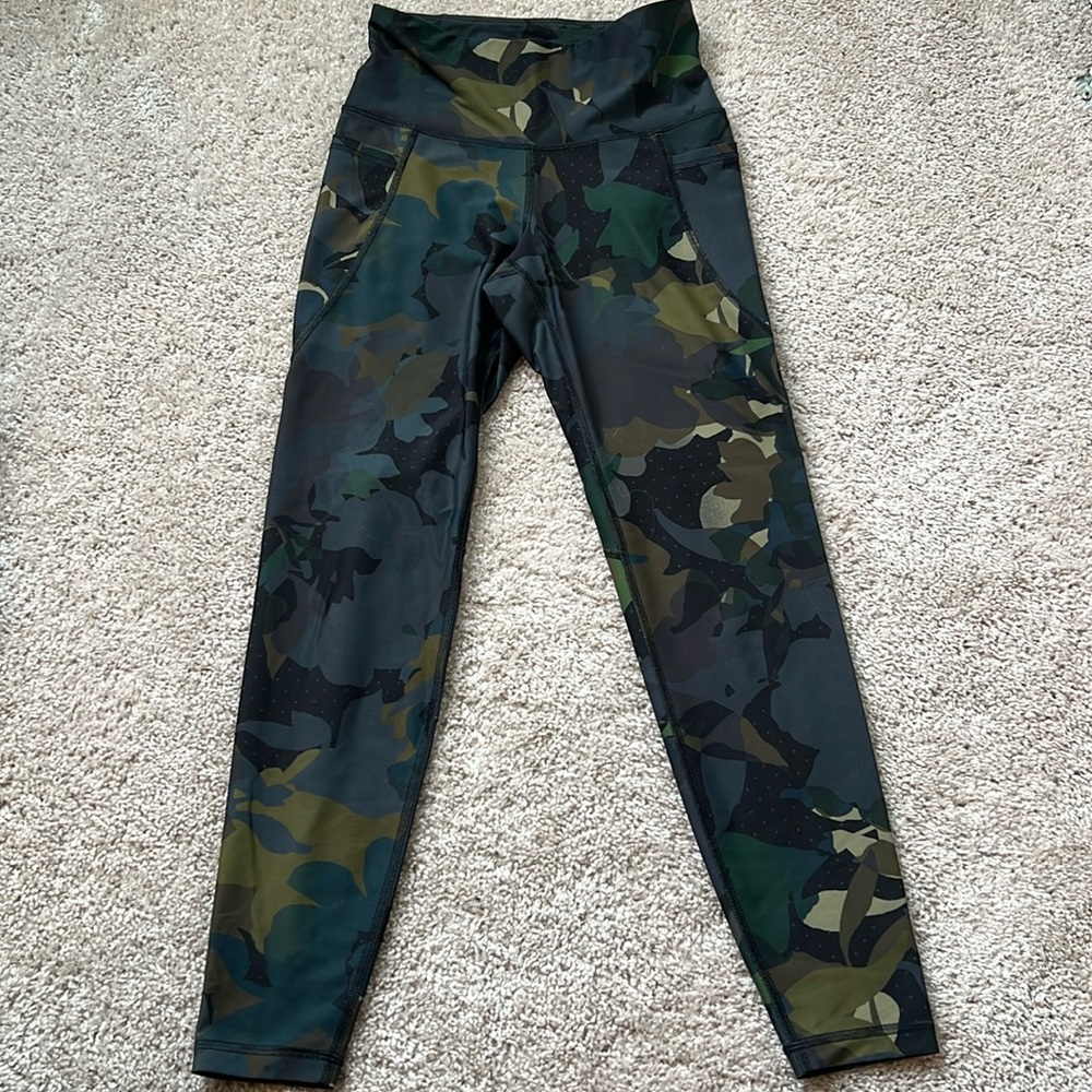 Old Navy women’s elevate leggings, size small